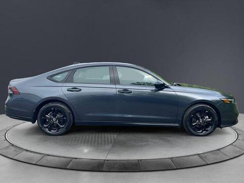 Meteorite Gray Metallic 2025 Honda Accord SE