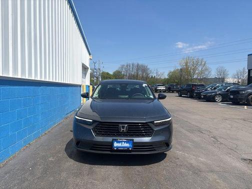 Meteorite Gray Metallic 2025 Honda Accord SE