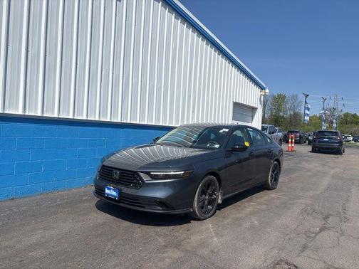 Meteorite Gray Metallic 2025 Honda Accord SE