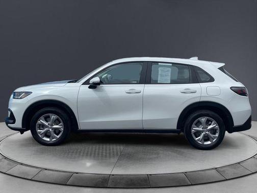 Platinum White Pearl 2024 Honda HR-V LX