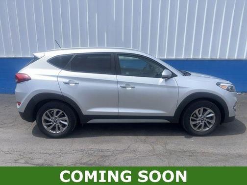 Molten Silver 2017 Hyundai TUCSON SE
