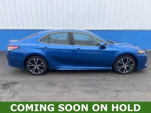 Blue Streak Metallic 2019 Toyota Camry SE