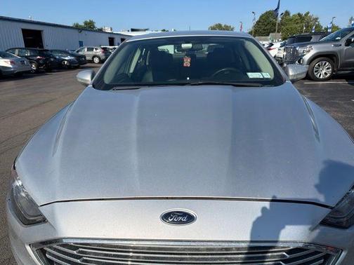 Ingot Silver Metallic 2018 Ford Fusion SE