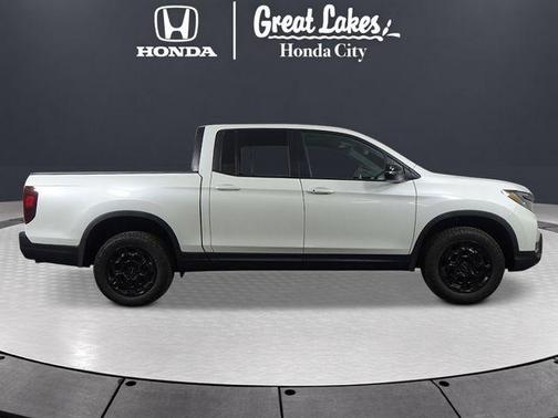 Platinum White Pearl 2026 Honda Ridgeline TrailSport+