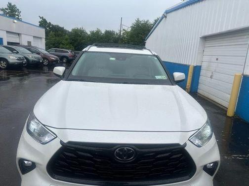 Blizzard Pearl 2021 Toyota Highlander XLE
