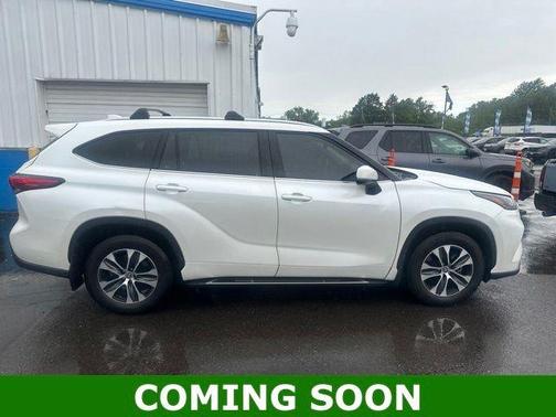 Blizzard Pearl 2021 Toyota Highlander XLE