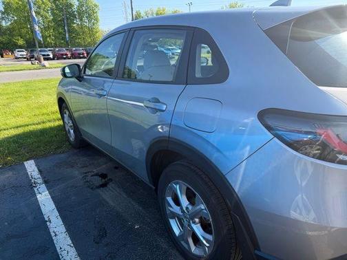 Lunar Silver Metallic 2024 Honda HR-V LX