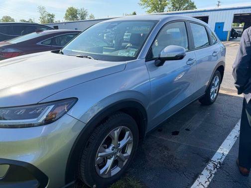 Lunar Silver Metallic 2024 Honda HR-V LX
