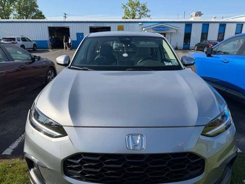 Lunar Silver Metallic 2024 Honda HR-V LX