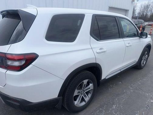 White 2023 Honda Pilot EX-L 8-Passenger