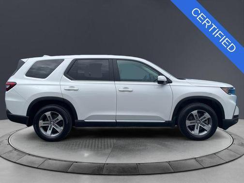 Platinum White Pearl 2023 Honda Pilot EX-L 8-Passenger