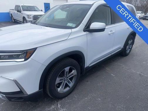 Platinum White Pearl 2023 Honda Pilot EX-L 8-Passenger