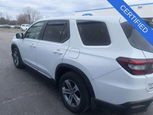 Platinum White Pearl 2023 Honda Pilot EX-L 8-Passenger