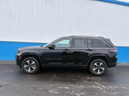Diamond Black 2023 Jeep Grand Cherokee 4xe Base