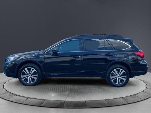 Crystal Black Silica 2018 Subaru Outback 2.5i Limited