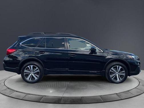 Crystal Black Silica 2018 Subaru Outback 2.5i Limited