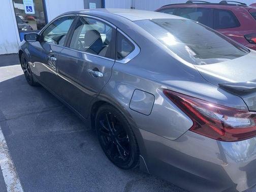 Gun Metallic 2017 Nissan Altima 2.5 SR