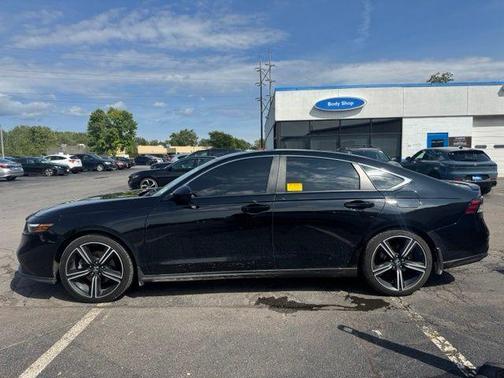 Crystal Black Pearl 2024 Honda Accord Hybrid Sport