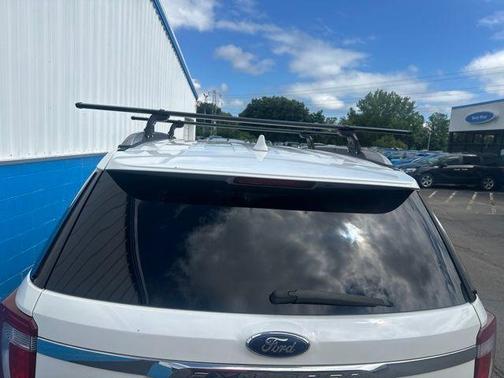 Oxford White 2017 Ford Explorer XLT