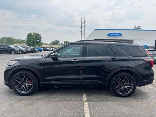 Agate Black Metallic 2025 Ford Explorer ST