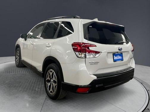 Crystal White Pearl 2022 Subaru Forester Premium