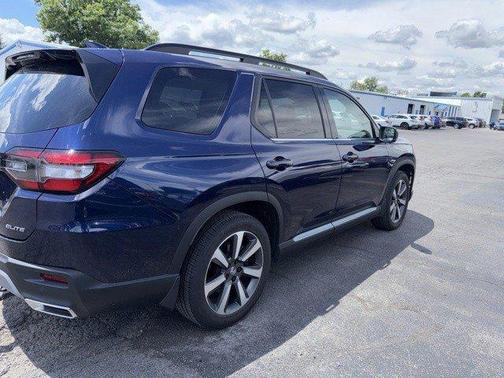 Obsidian Blue Pearl 2024 Honda Pilot Elite