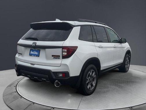 Platinum White Pearl 2023 Honda Passport TrailSport