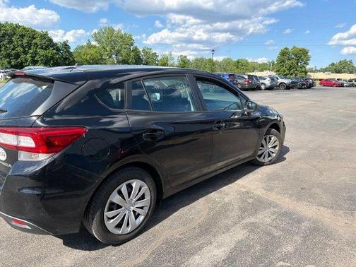 Crystal Black Silica 2019 Subaru Impreza 2.0i
