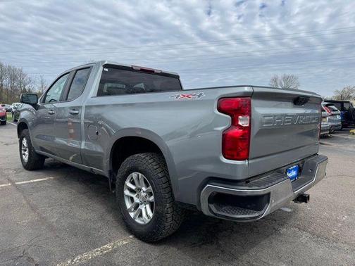 Sterling Gray Metallic 2024 Chevrolet Silverado 1500 LT