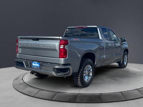 Sterling Gray Metallic 2024 Chevrolet Silverado 1500 LT