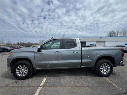 Sterling Gray Metallic 2024 Chevrolet Silverado 1500 LT