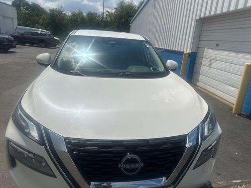 White 2023 Nissan Rogue SV