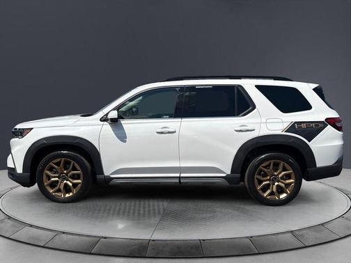 Platinum White Pearl 2023 Honda Pilot Elite