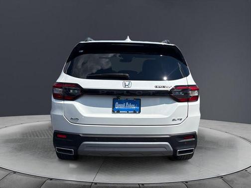 Platinum White Pearl 2023 Honda Pilot Elite