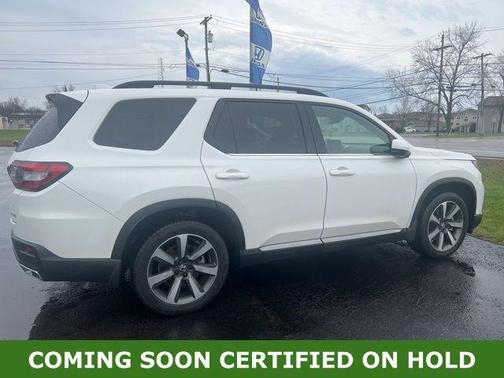 Platinum White Pearl 2024 Honda Pilot Elite