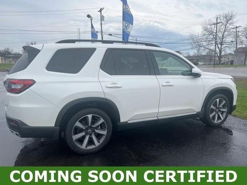 Platinum White Pearl 2024 Honda Pilot Elite