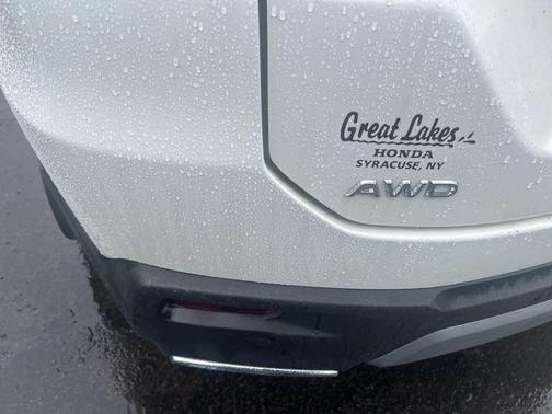 White 2024 Honda Pilot Elite