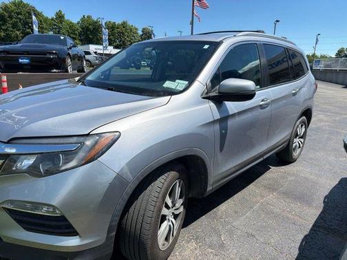 Silver 2018 Honda Pilot EX-L
