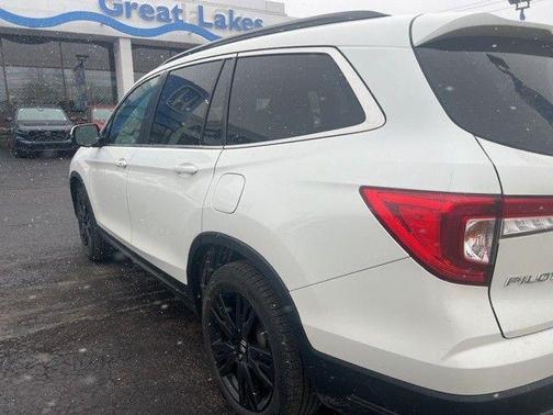 Platinum White Pearl 2022 Honda Pilot Special Edition