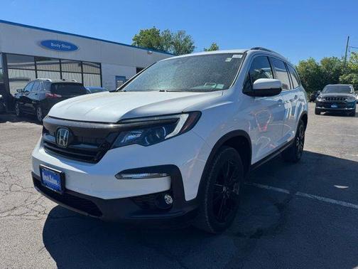Platinum White Pearl 2022 Honda Pilot Special Edition