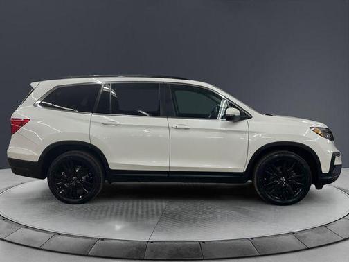 Platinum White Pearl 2022 Honda Pilot Special Edition
