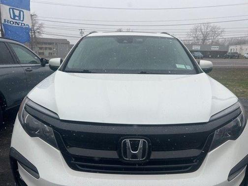 Platinum White Pearl 2022 Honda Pilot Special Edition