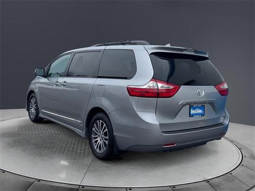 2018 Toyota Sienna XLE Premium