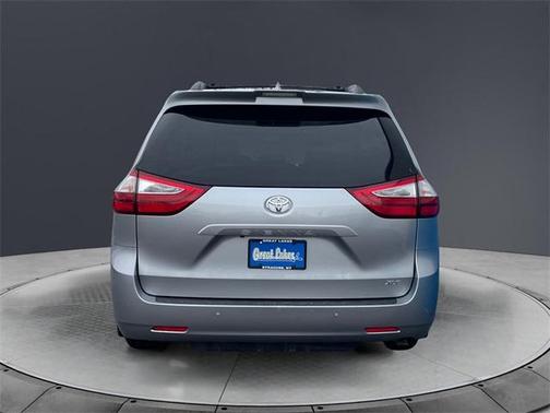 2018 Toyota Sienna XLE Premium
