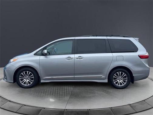 2018 Toyota Sienna XLE Premium