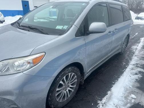 2018 Toyota Sienna XLE Premium