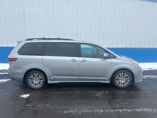 2018 Toyota Sienna XLE Premium