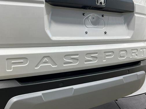 Platinum White Pearl 2026 Honda Passport RTL
