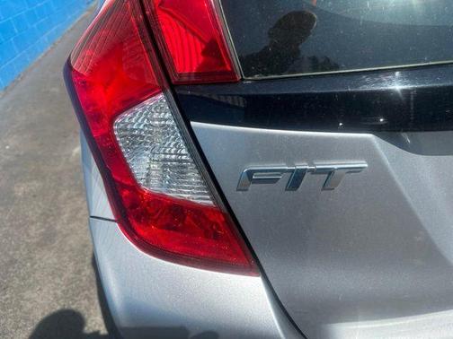 Lunar Silver Metallic 2017 Honda Fit LX