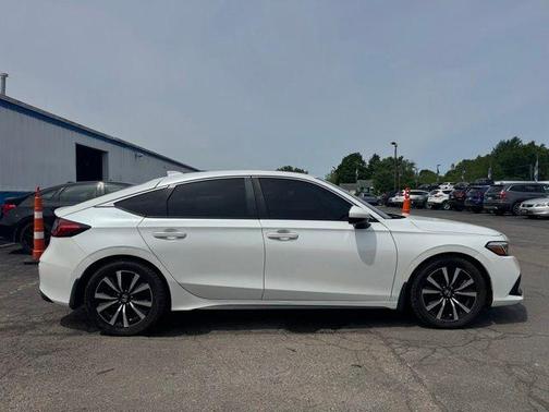 Platinum White Pearl 2023 Honda Civic EX-L